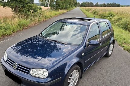 VW Golf 83.000 km 2.000 &euro; Nienburg 31582