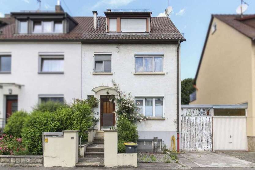 Haus zum Kaufen in Stuttgart 450.000 € 130.12 m²