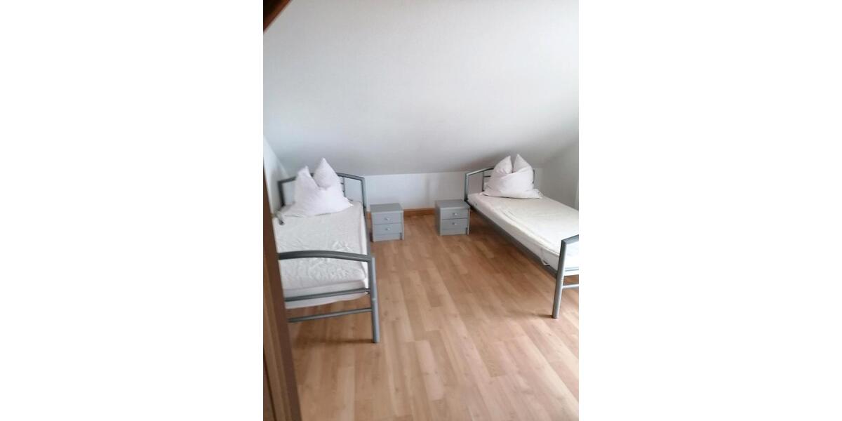 Dachgeschoßwohnung Rödental - 4 Zimmer, 85 m&sup2;, 155.000&euro; | Angebot:26961560
