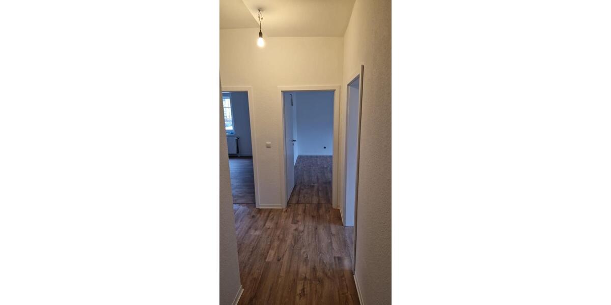 Helle, frisch sanierte 3-Zimmer-Wohnung mit Gartenblick, Balkon & 3 zimmer