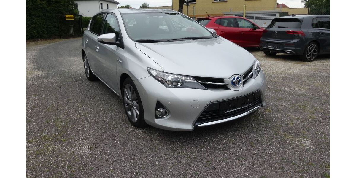 Toyota Auris 29.884 km 11.900 &euro; Groitzsch 04539