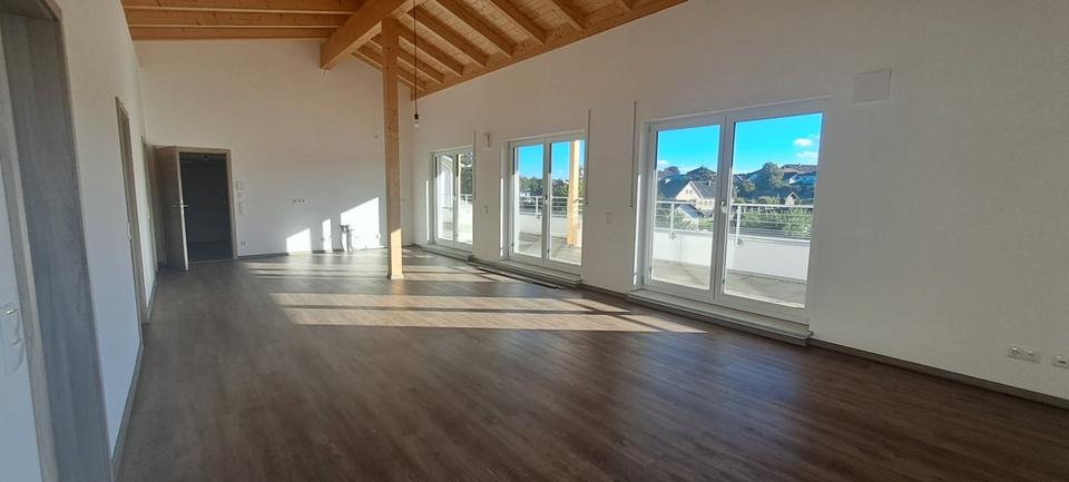 Dachgeschoßwohnung Schwarzach - 5 Zimmer, 134 m&sup2;, 1.200&euro; | Angebot:24338293