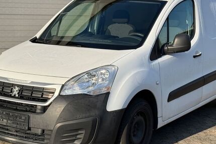 Peugeot Partner 111.836 km 6.900 &euro; Fulda 36100