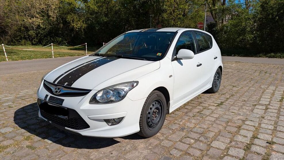 i30