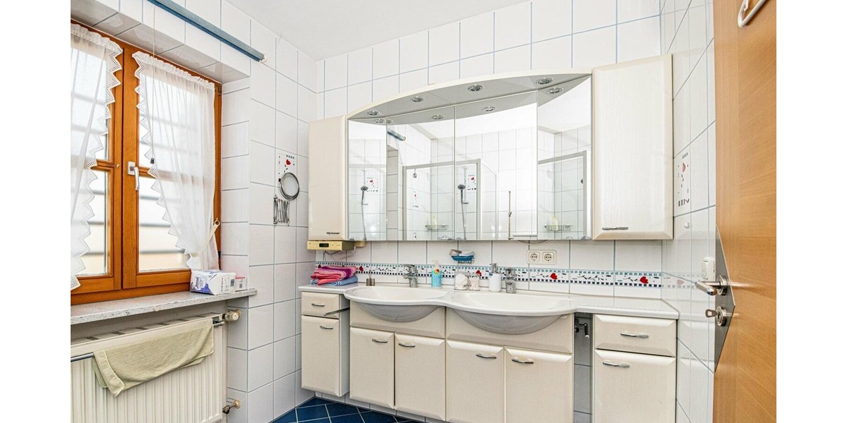 Großzügiges Zuhause mit umzäunten Gartengrundstück und vielseitigem Studio - Einfamilienhaus Schönthal | Angebot:27038045