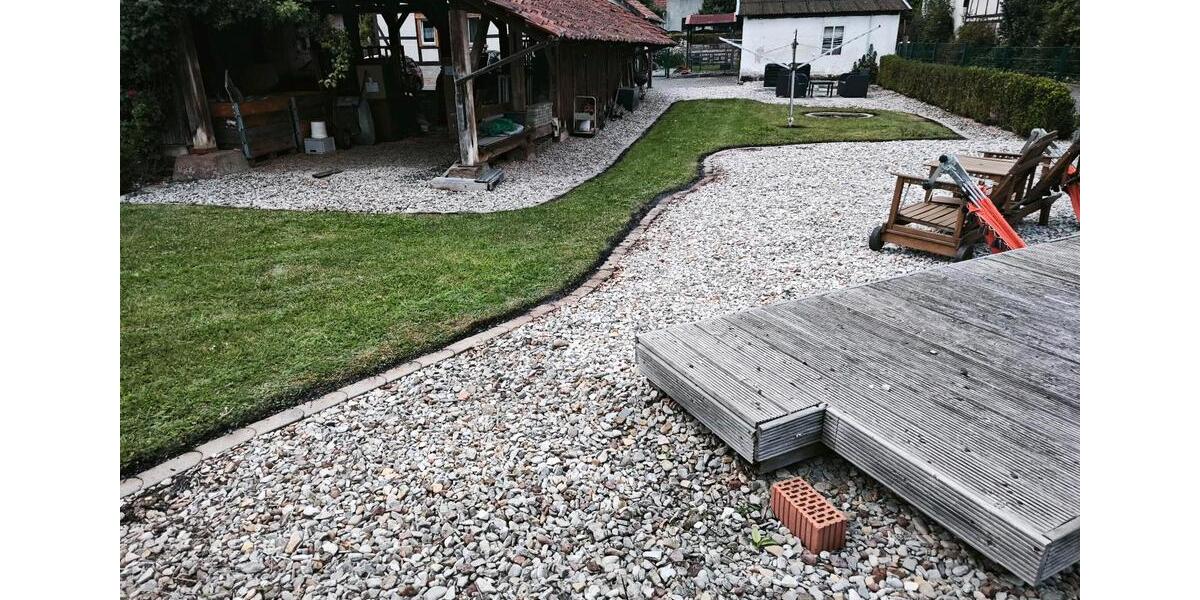 Vollmöbellierte Dachgeschosswohnung 2 Zimmer Küche Bad zimmer