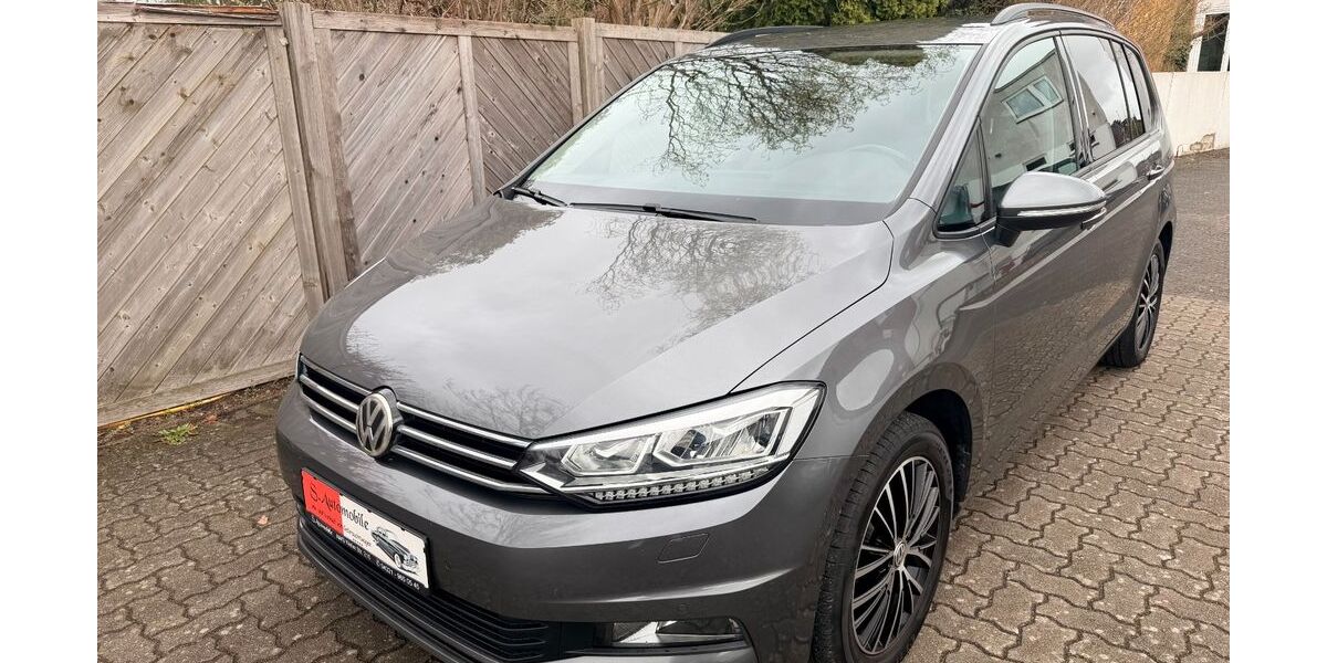 VW Touran 158.000 km 15.700 &euro; Neumünster 24536