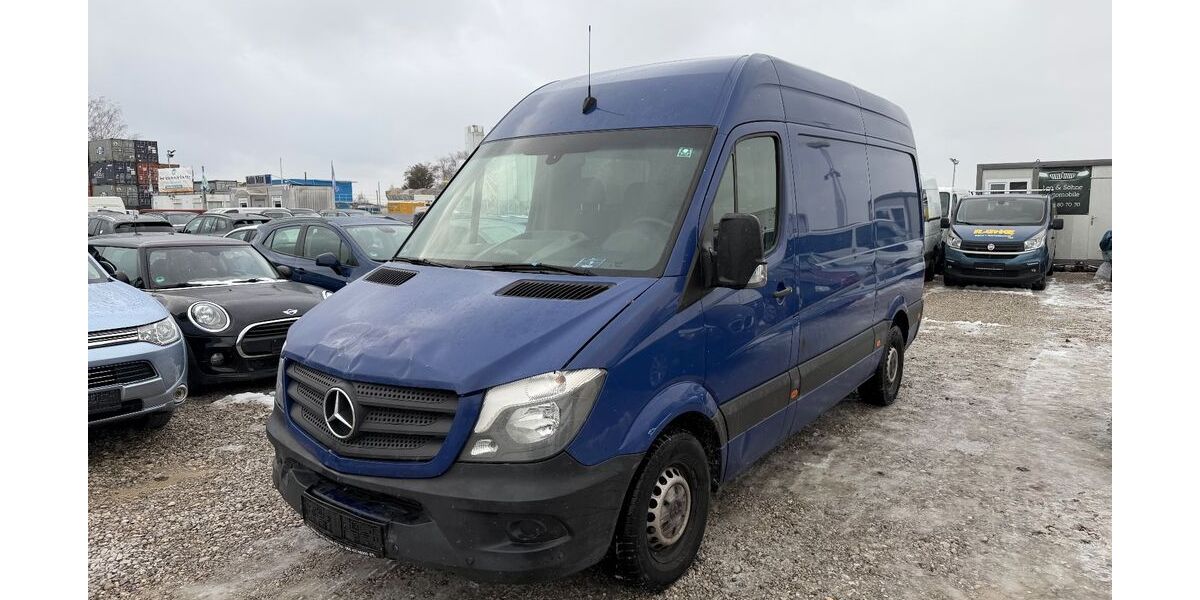 Mercedes-Benz Sprinter 179.000 km 8.990 &euro; München 81829