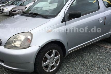 Toyota Yaris 160.277 km 890 € Neuensalz - Mechelgrün 08541