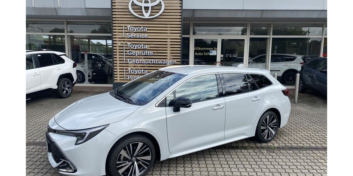 Toyota Corolla 4.890 km 36.860 &euro; Ruhland 01945