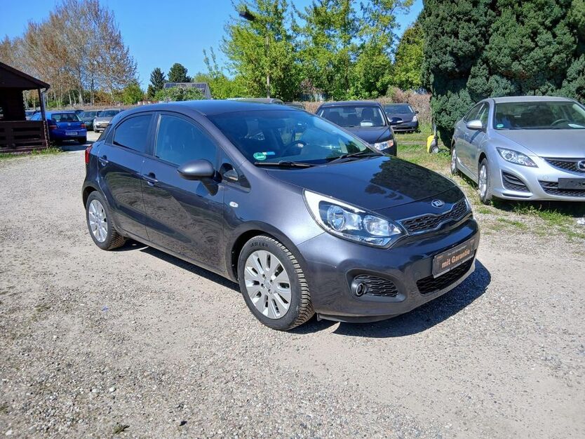 Kia Rio 85.000 km 7.990 € Berlin 13127