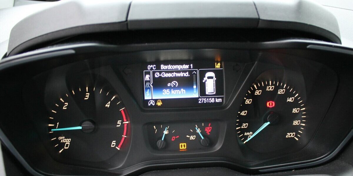 Ford Transit Custom 350 L2 KTW Krankentransportwagen 275.157 km 11.950 &euro; Badem 54657