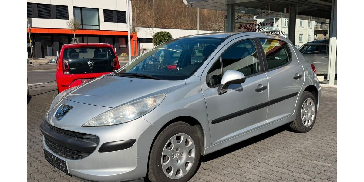 Peugeot 207 115.000 km 2.990 &euro; Eitorf 53783