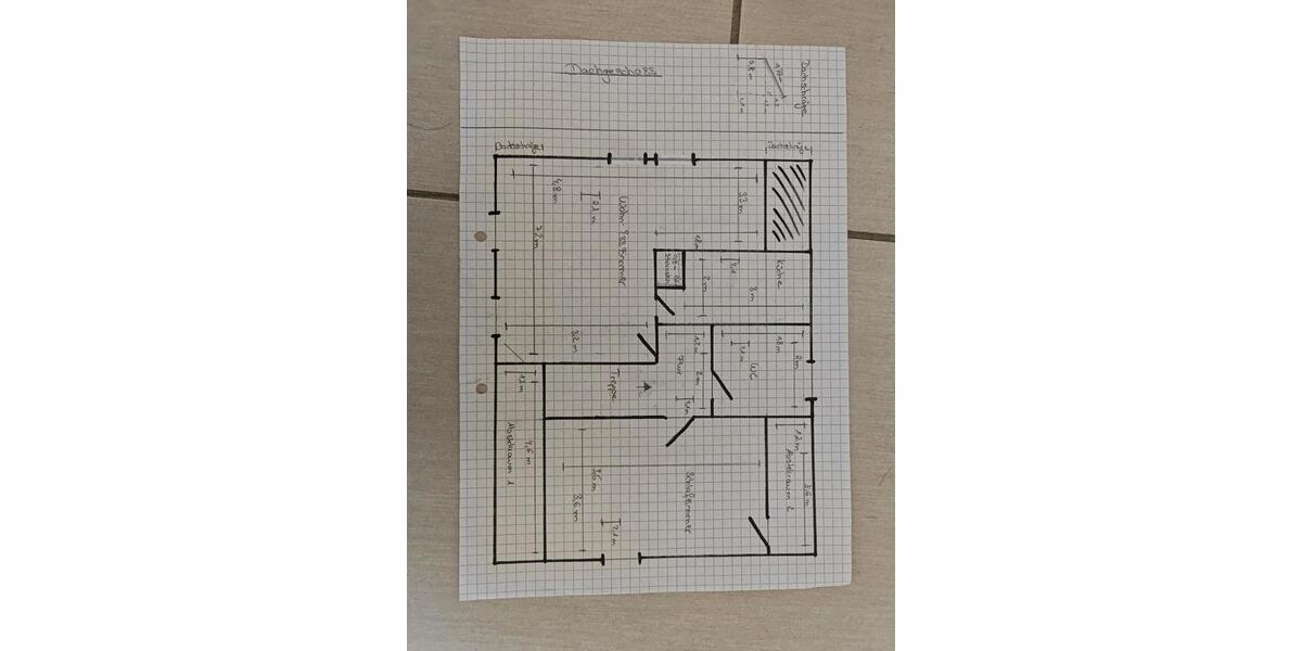 Vollmöbellierte Dachgeschosswohnung 2 Zimmer Küche Bad zimmer