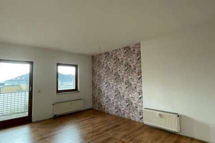 Wohnung zum Kaufen in Hohenstein-Ernstthal 55.000 € 74 m² 3 zimmer