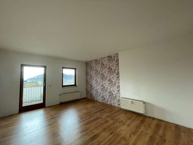 Wohnung zum Kaufen in Hohenstein-Ernstthal 55.000 € 74 m² 3 zimmer