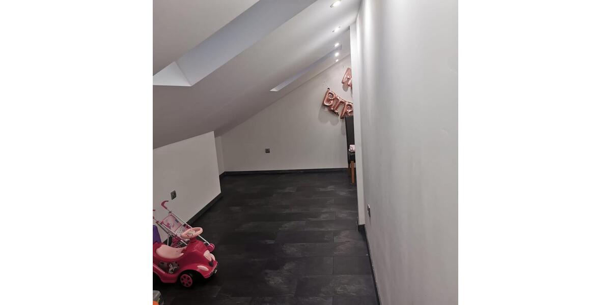 Dachgeschoßwohnung Bretten - 3 Zimmer, 80 m&sup2;, 900&euro; | Angebot:26022406