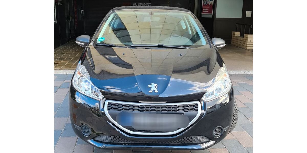 Peugeot 208 111.000 km 3.333 &euro; Hüllhorst 32609