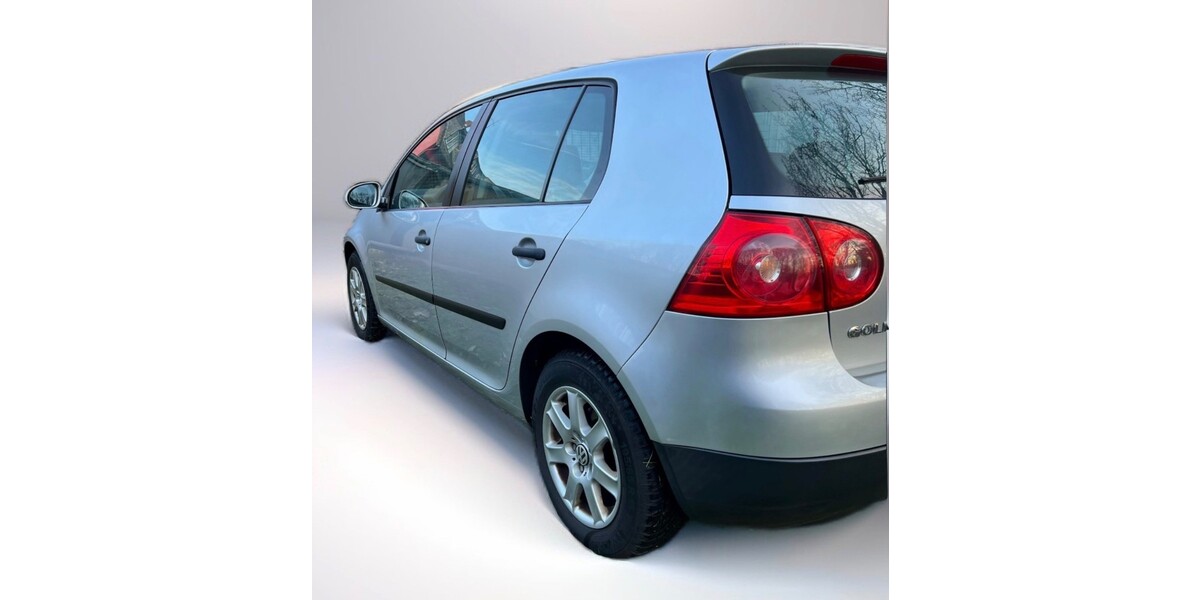 VW Golf 5 148.587 km 3.350 &euro; Dortmund 44135