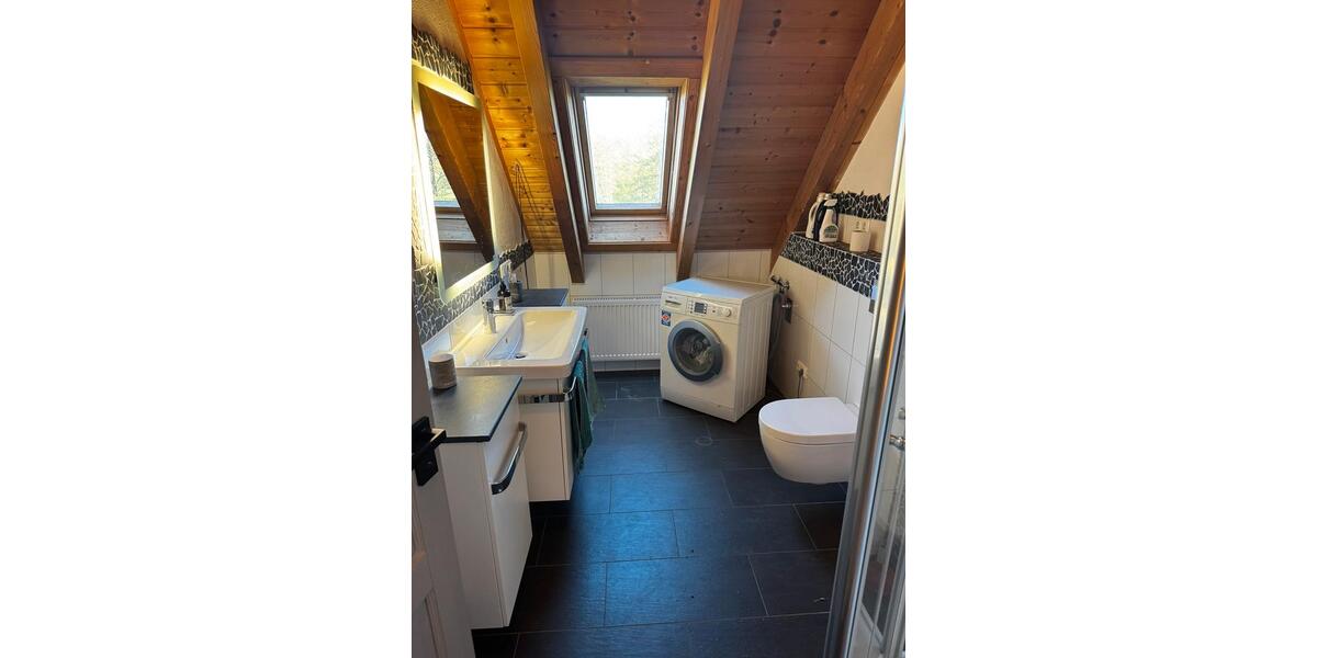 Dachgeschoßwohnung Stegaurach - 5 Zimmer, 180 m&sup2;, 2.300&euro; | Angebot:26288325