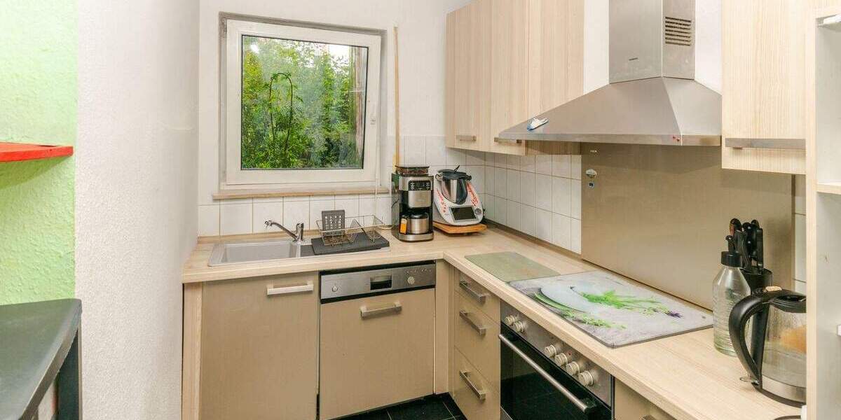 RUHIG WOHNEN, STADTNAH LEBEN Reihenhaus mit Garten, Dachterrasse und TG-Stellplatz 4 zimmer