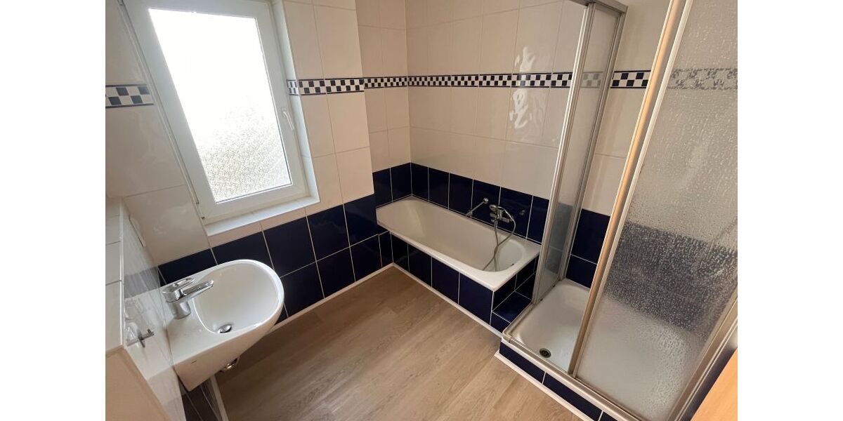 3 Zimmer, Balkon, Küche, Diele, Bad, Gäste Bad. - 3- Plettenberg Eschen | Angebot:25416152