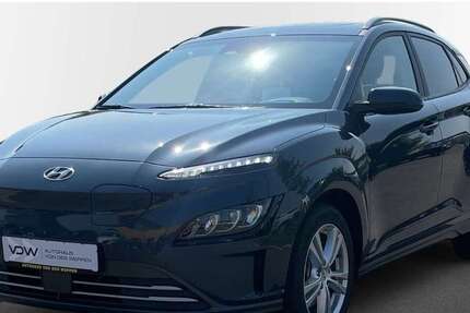 Hyundai KONA 7.999 km 31.450 € Stuttgart 70469