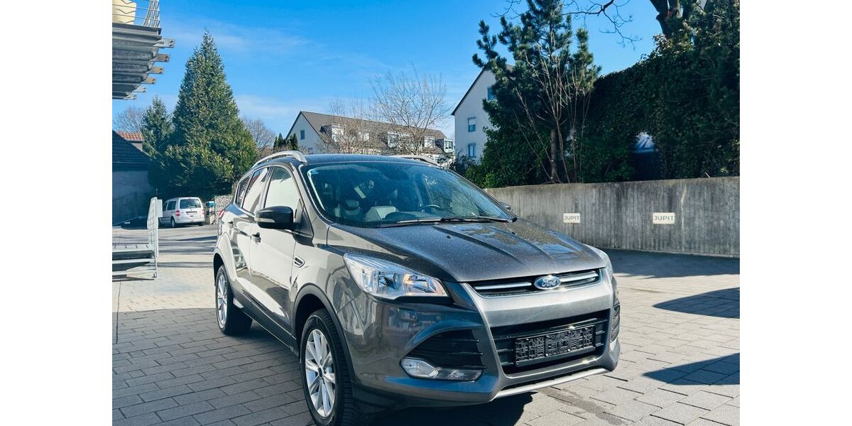 Ford Kuga 99.000 km 10.400 &euro; Bielefeld 33647