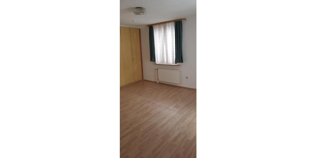 Etagenwohnung Hausham - 2 Zimmer, 65 m&sup2;, 700&euro; | Angebot:25842114