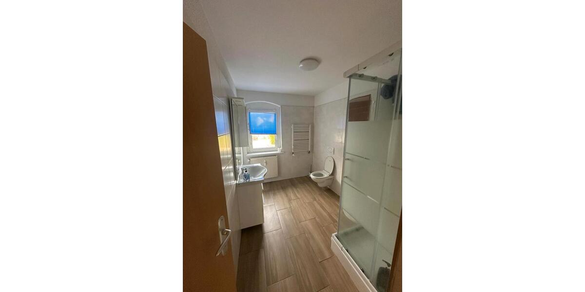 Erdgeschoßwohnung Flöha - 3 Zimmer, 725 m&sup2;, 450&euro; | Angebot:25903580