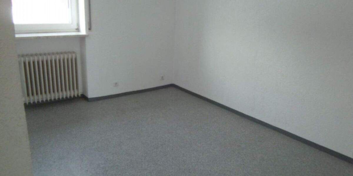 Mehrfamilienhaus, Wohnhaus Sulzbach-Rosenberg Unterschwaig - 8 Zimmer, 250 m&sup2;, 2.060&euro; | Angebot:23518285