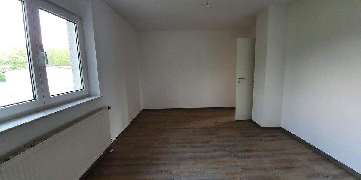 Einfamilienhaus Finsterwalde - 5 Zimmer, 130 m&sup2;, 1.290&euro; | Angebot:25337669