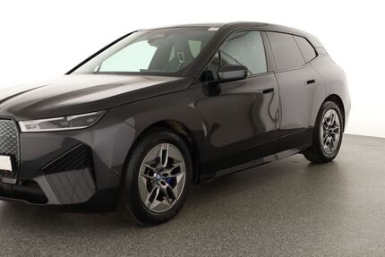 BMW iX 26.998 km 46.880 &euro; Berlin 12103