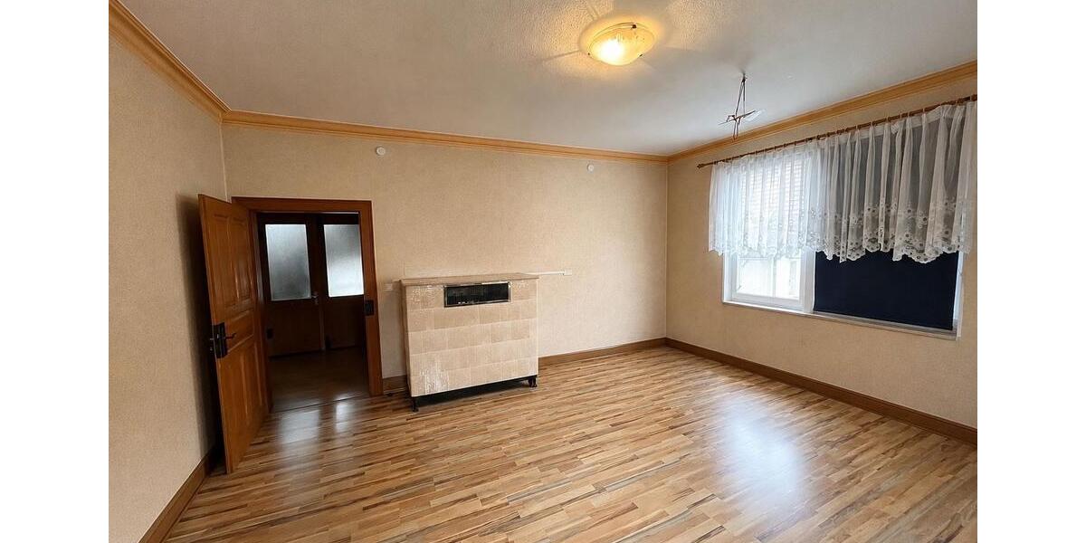 Etagenwohnung Bad Urach - 4 Zimmer, 100 m&sup2;, 990&euro; | Angebot:26611008
