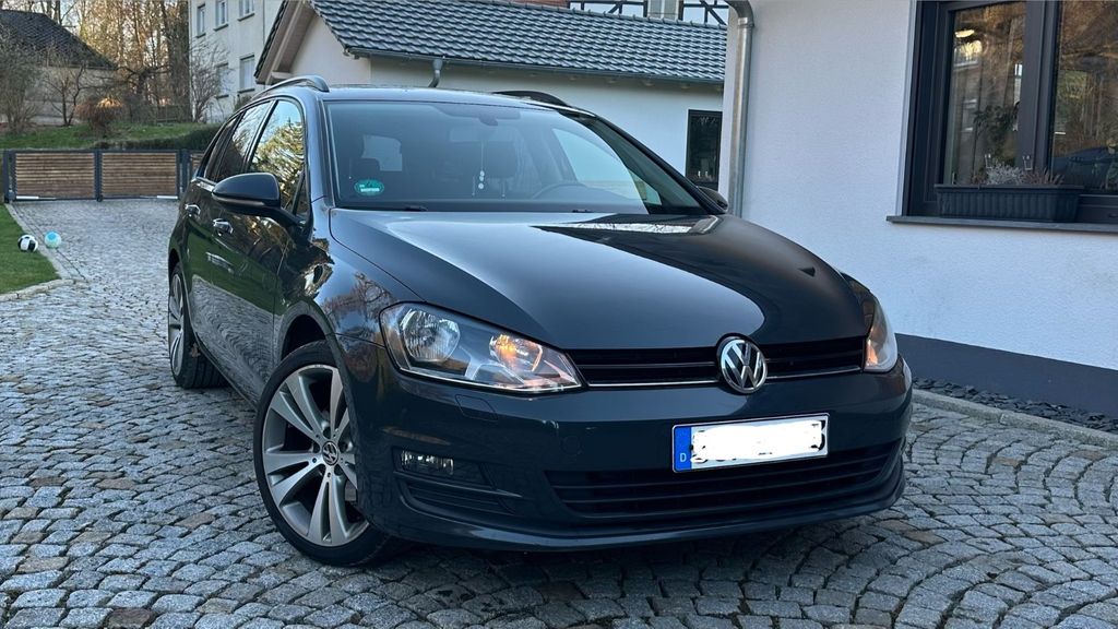 VW Golf 234.000 km 6.700 &euro; Münchenbernsdorf 07589