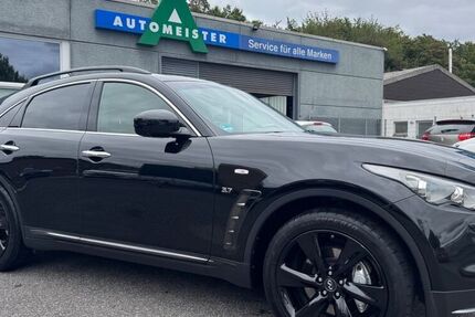 INFINITI QX70