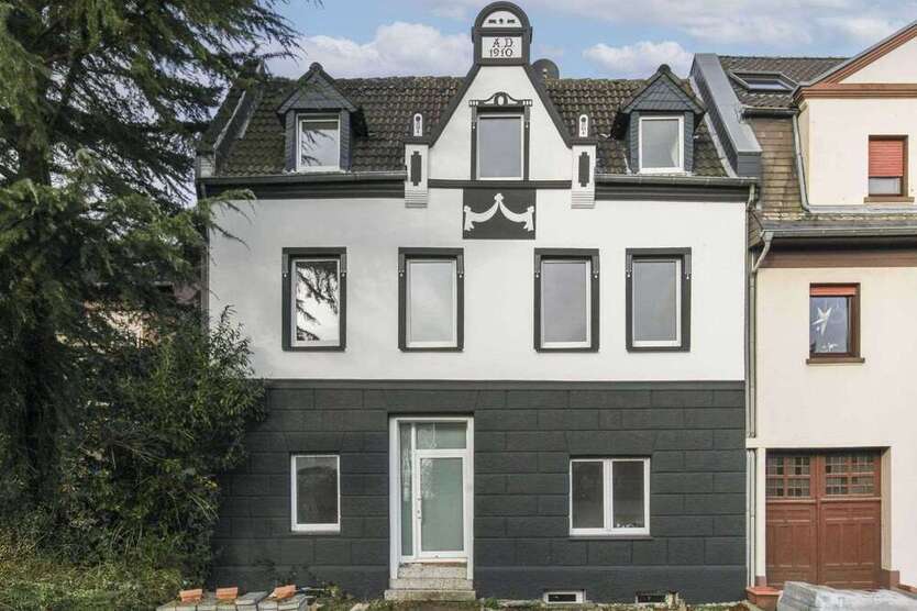 Haus zum Kaufen in Kamp-Lintfort 499.999 € 200.08 m²