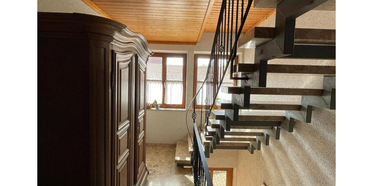 Einfamilienhaus Oberstreu - 8 Zimmer, 206 m&sup2;, 345.000&euro; | Angebot:26579521