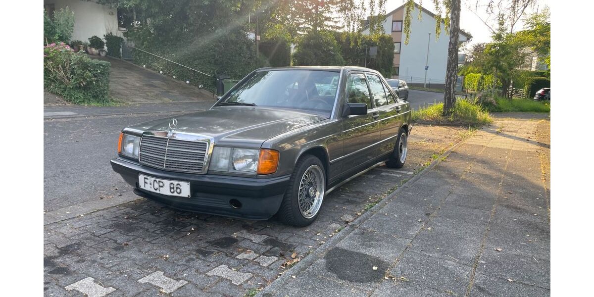Mercedes-Benz 190 153.792 km 7.000 &euro; Mehlem 53179