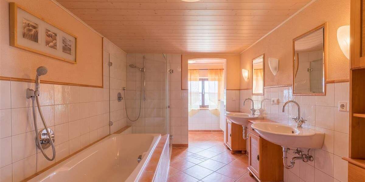 Einfamilienhaus Leutkirch im Allgäu Leutkirch - 1 Zimmer, 343 m&sup2;, 950.000&euro; | Angebot:25738589