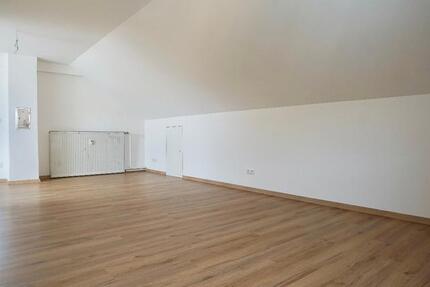 modern & gemütlich: 2-Zimmer-Dachgeschosswohnung frisch saniert zimmer