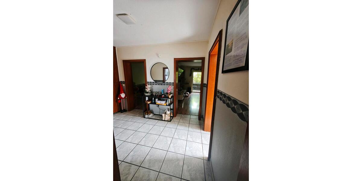 Hochparterre Bad Pyrmont - 3 Zimmer, 83 m&sup2;, 700&euro; | Angebot:26324439