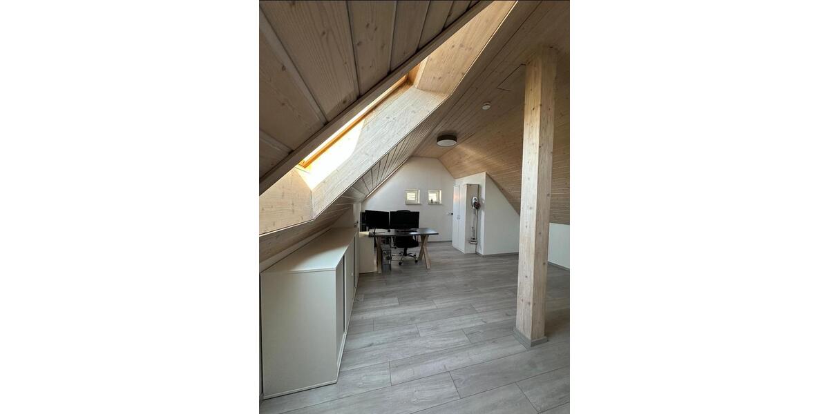 Dachgeschoßwohnung Haigerloch - 4 Zimmer, 77 m&sup2;, 260.000&euro; | Angebot:25813093