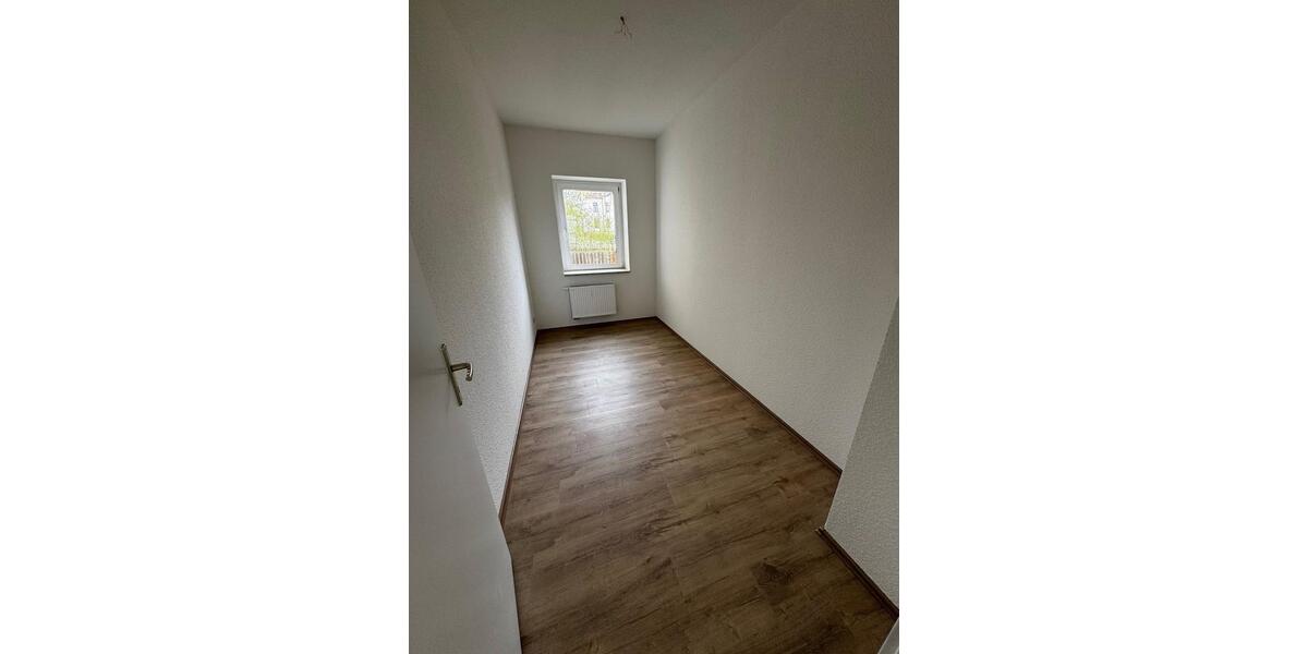 Etagenwohnung Crimmitschau - 3 Zimmer, 70 m&sup2;, 420&euro; | Angebot:26297235