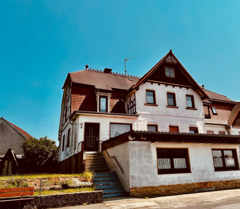 Haus zum Kaufen in Haina 126.000 € 200 m²