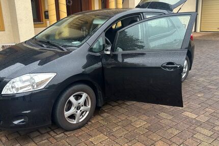 Toyota Auris 205.000 km 3.850 &euro; Offenbach 63069