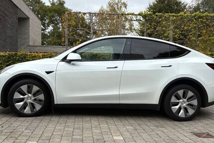 Tesla Model Y 54.000 km 33.500 € Aachen 52066