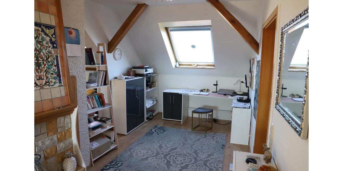 Dachgeschoßwohnung Oberkirch - 3.5 Zimmer, 93 m&sup2;, 200.000&euro; | Angebot:26591810