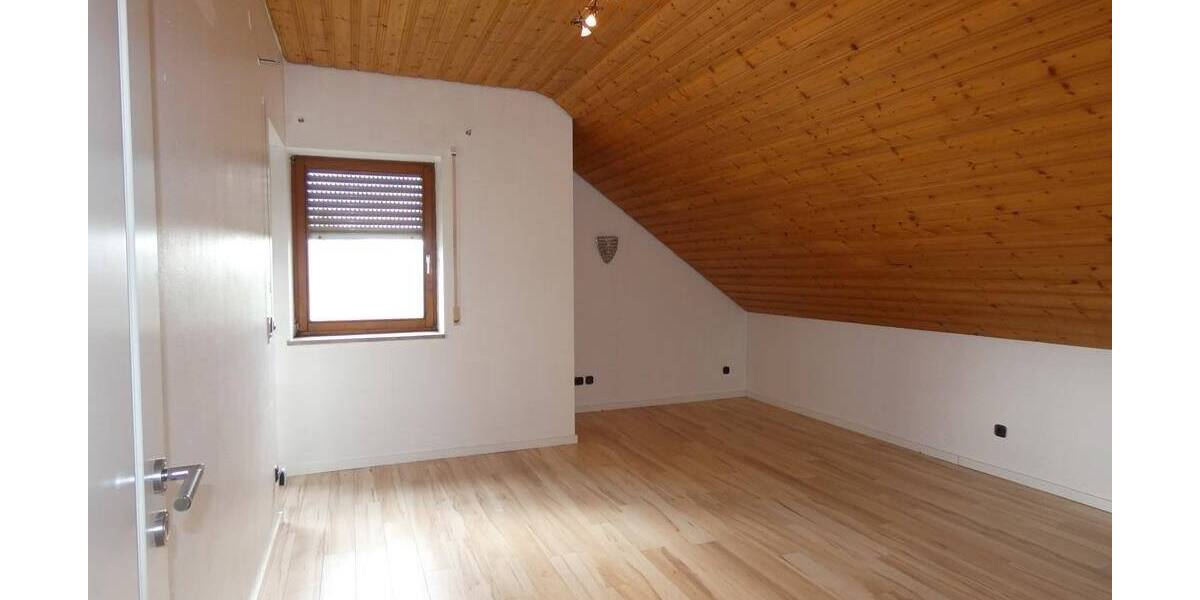 Einfamilienhaus Auerbach - 9 Zimmer, 264 m&sup2;, 599.000&euro; | Angebot:26276316