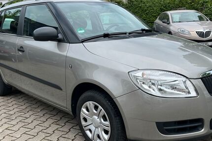 Skoda Fabia 38.000 km 4.990 &euro; München 81825